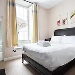 Elegant Georgian Apartment Near Clifton Village