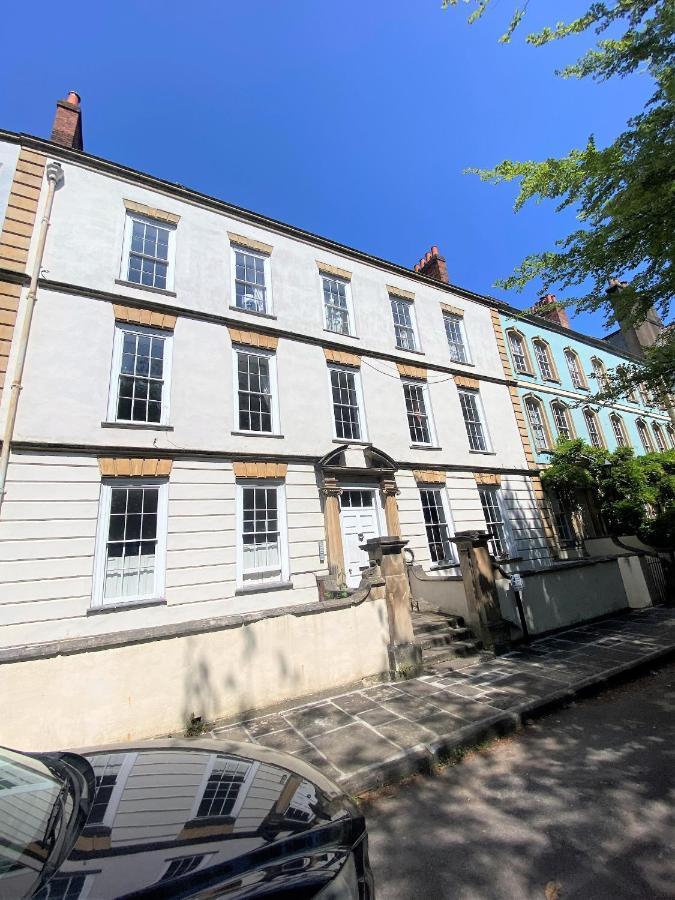 Elegant Georgian Near Clifton Village Apartment